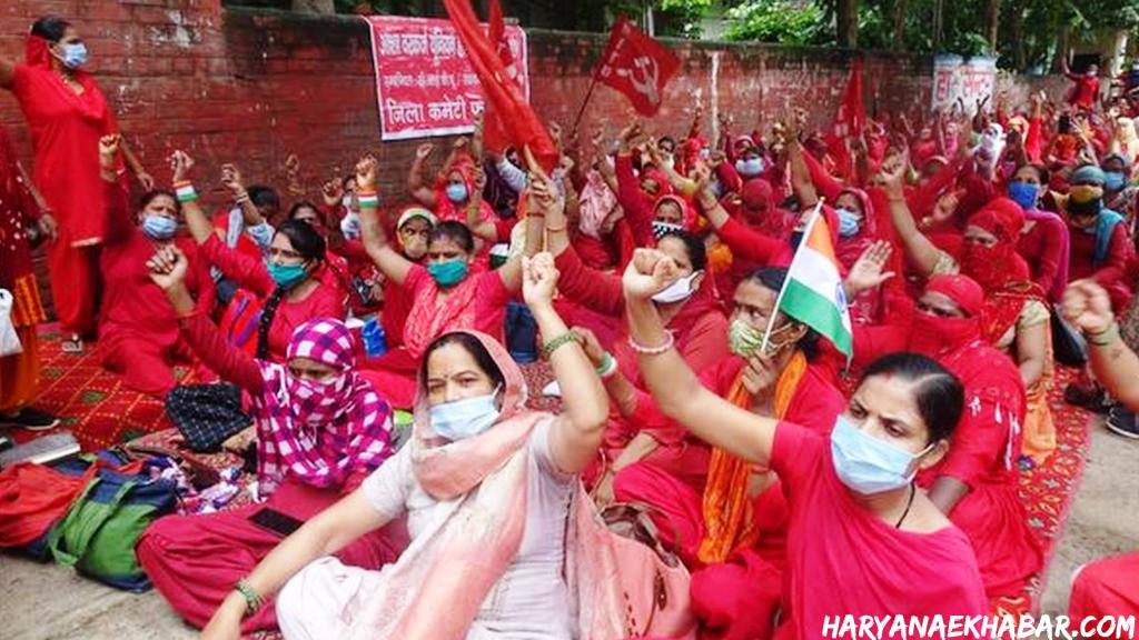 हरियाणा में आंगनवाड़ी कार्यकर्ता कर रही है प्रदर्शन, जानिए क्या है वजह Aasha Workers