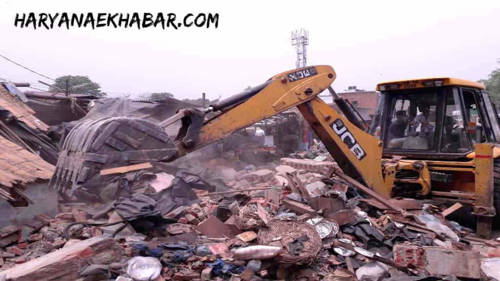 फरीदाबाद के खोरी गांव के 10 हजार घरों में चलेगा प्रशासन का बुलडोजर, जानिए क्यों FotoJet 1 min 1