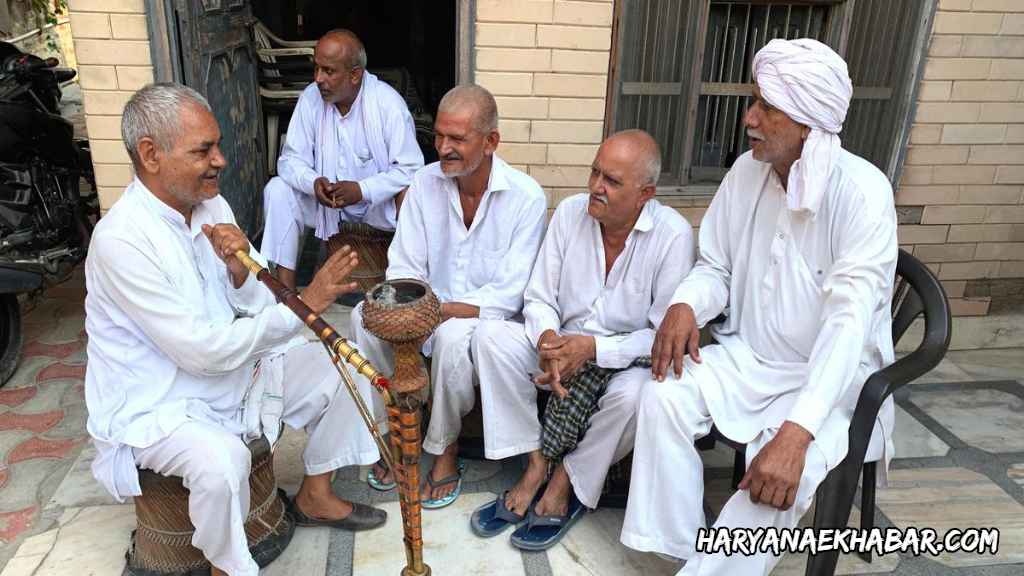 बुजुर्गों की बढ़ी परेशानी, बुढ़ापा पेंशन के लिए संतान की उम्र का नियम हुआ ख़त्म Webp.net compress image