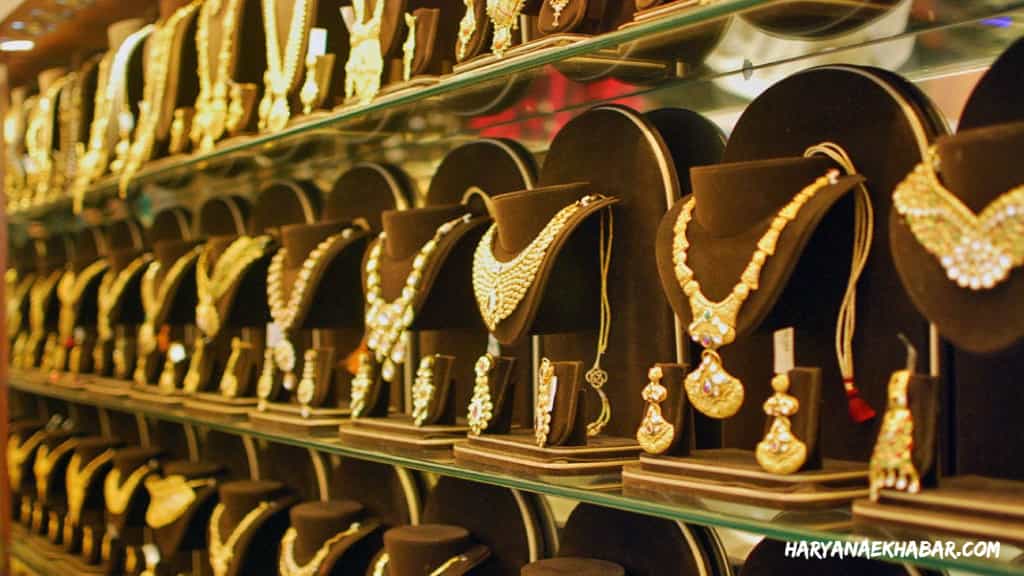 अक्षय तृतीया से पहले फीकी हुई Gold की चमक, कीमतों में आई बड़ी गिरावट; चेक करें अपने शहर की रेट GOLD SONA