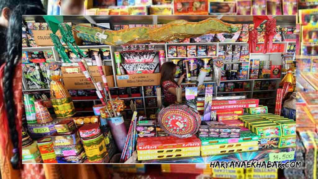 दिल्ली में इस बार भी बिना पटाखों के ही मनेगी दिवाली, AAP सरकार ने लगाई रोक Ptakhe