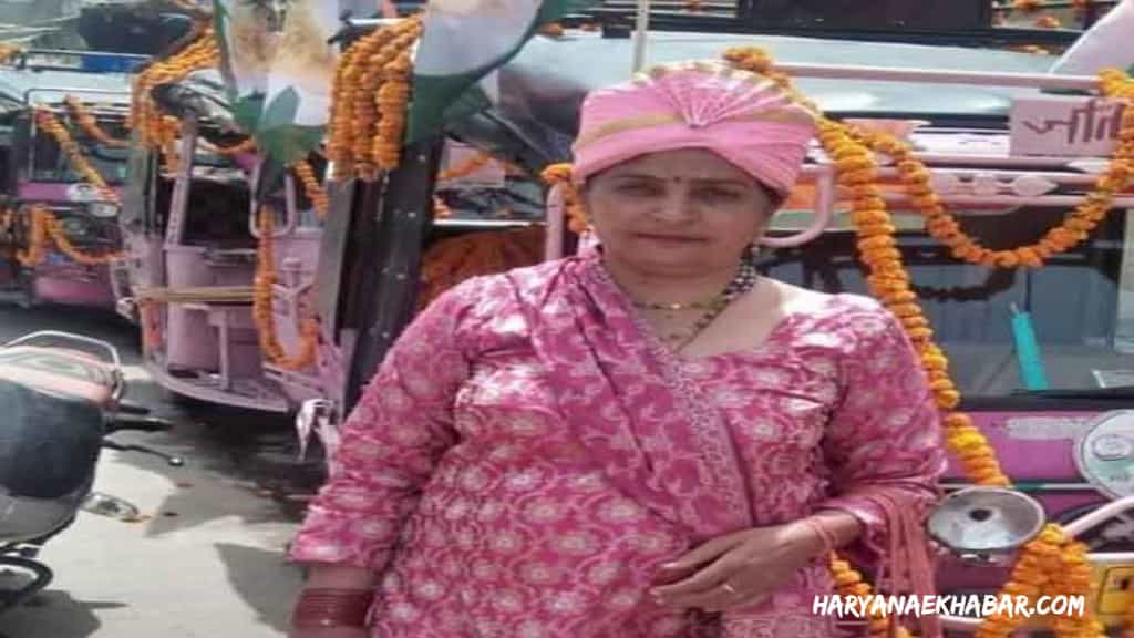 ताने देने वालों का किया मुंह बंद, ऑटो चलाने वाली पहली महिला बनी मिसाल AUTO ROHTAK