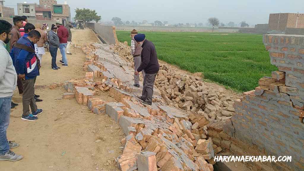 5 लाख की लागत से बनाया गया नाला, निर्माण के दौरान ही ढहा FATEHABAD NEWS