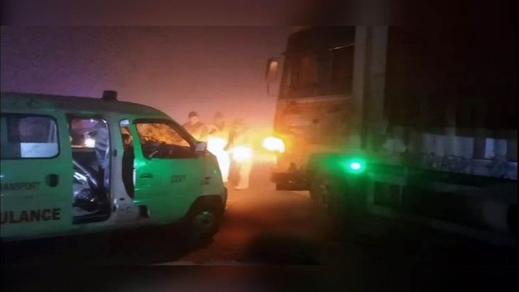 बस का इंतजार कर रहे फौजी को एम्बुलेंस ने रौंदा, मौत HISAR FOJI ACCIDENT