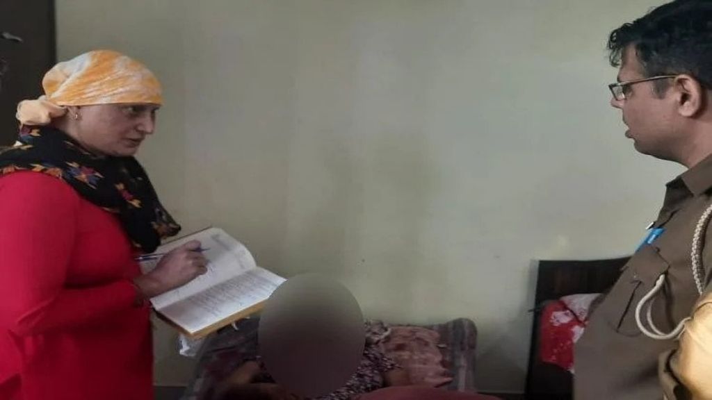 रोहतक में बेड पर मिले मां और बेटी के शव, हत्या के बाद पति लापता Rohtak Murder News