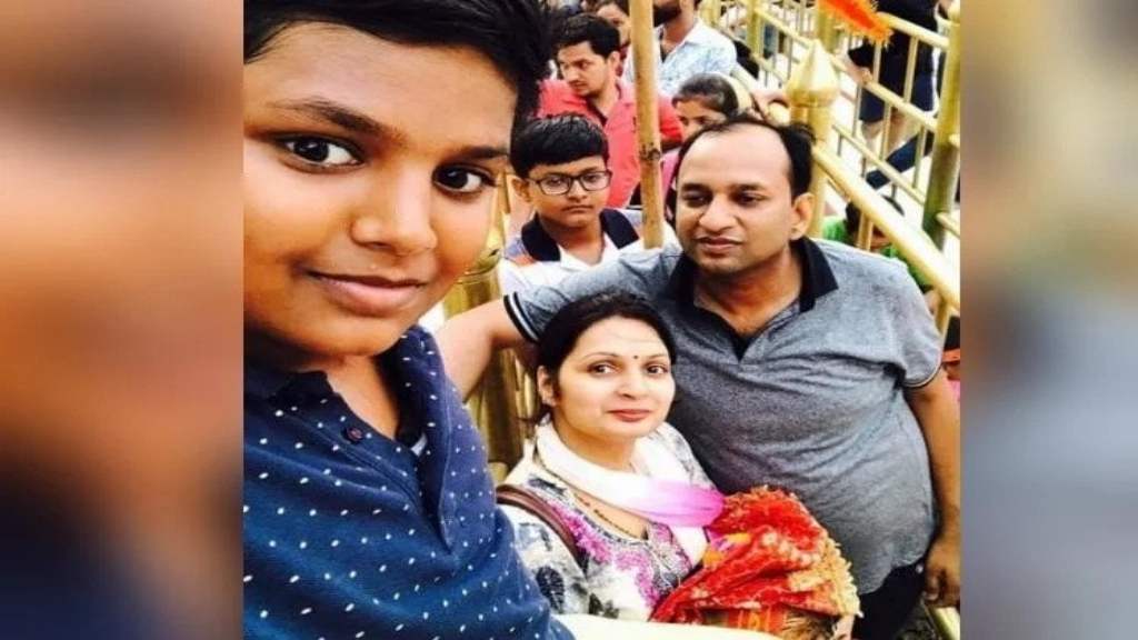 एक्सप्रेस वे पर बांके बिहारी के दर्शन से लौटते वक्त हादसे में खत्म हुआ परिवार jind safido accident