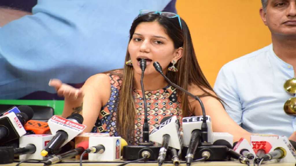 रिलीज होते ही इंटरनेट पर धमाल मचा रहा है सपना का नया गाना,अलग ही अंदाज में दिख रही है डांसिंग क्वीन Sapna Press Conference