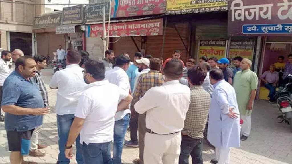 हरियाणा में शाही पनीर की सब्जी के चलते पुलिसकर्मी को पीटा, हालत गंभीर jind police beaten