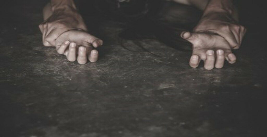 शर्मनाक: बाप ने बेटी के साथ दुष्कर्म कर किया समाज को कलंकित करने का काम, जानिए पूरा मामला men who raping women domestic 260nw 1376602376 e1615889831788