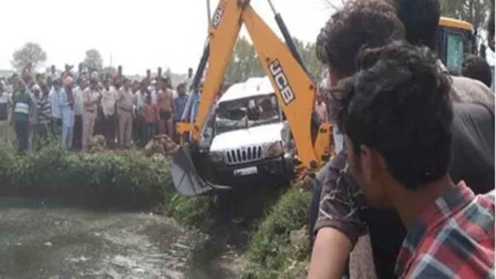 जोहड़ में मिली स्कोर्पियो कार, पुलिस ने बाहर निकाल देखा तो तो रह गए हैरान news