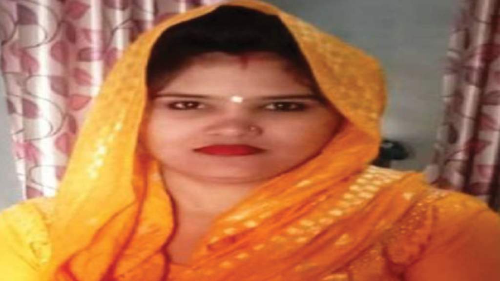 पड़ोसी ने एकतरफा प्यार में रेलकर्मी की पत्नी काे मार डाला, 2 बच्चे चीखते रहे और वो चाकू मारता रहा bhadurgarh murder news