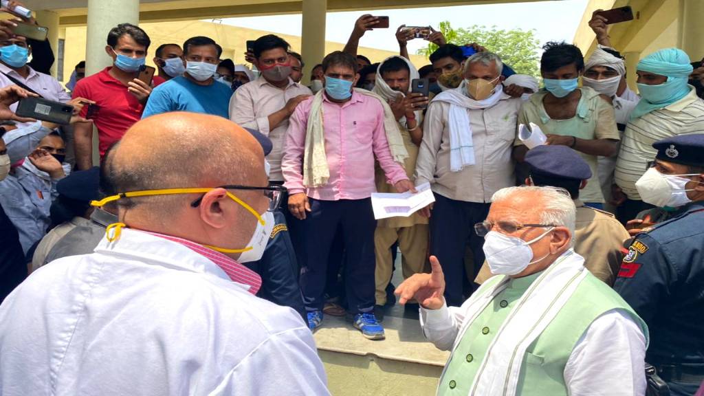 जींद में सीएम खट्टर के सामने कर डाली उन्हीं की शिकायत, बोले आपके आने से परेशान हुए मरीज, देखे वीडियो haryana cm jind video