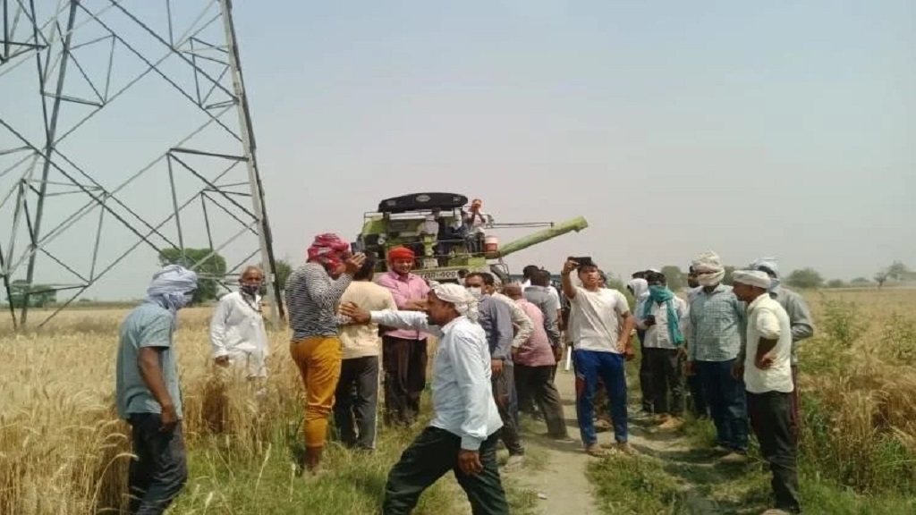 जमीन विवाद में भिड़े यूपी- हरियाणा के किसान, फायरिंग में एक की गई जान haryana 1618556404