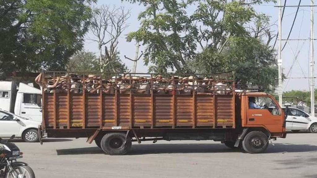 राजनीतिक प्रोग्राम में छुट्टी पर होता है कोरोना, सोशल मीडिया पर जमकर आलोचना hisar news today 2