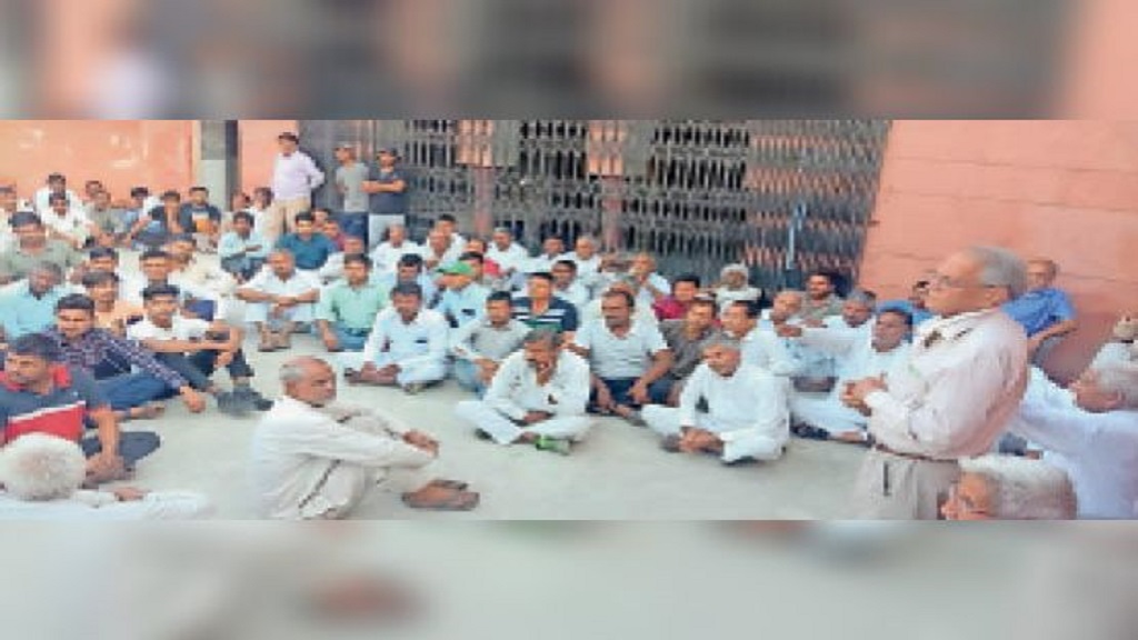 BJP-JJP के विधायक या मंत्री को बुलाने पर होगा हुक्का पानी बंद, इस गांव की पंचायत ने लिया फैसला hukka paani band bjp jjp