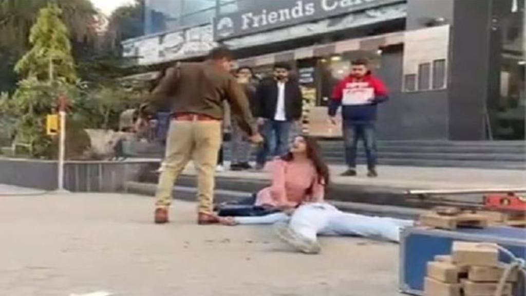 पुलिसकर्मी ने पति-पत्नी को गोलियों से भुना, जाने वायरल वीडियो की सच्चाई ? karnal police viral video