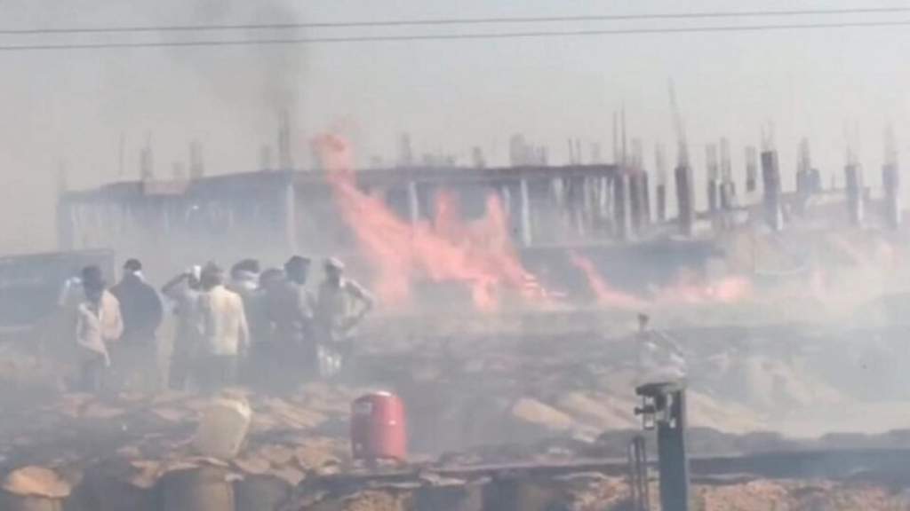 यमुनानगर अनाजमंडी में लगी भीषण आग, करोडो का नुकसान yamunanagar anaj mandi fire news