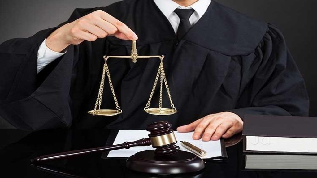 Gurugram Court Jobs: डिस्ट्रिक्ट एंड सेशन जज गुरुग्राम में आई प्रोसेस सर्वर और चपरासी के पदों पर भर्ती, 8वीं पास करे आवेदन ADVOCATE VAKIL COURT JUDGE