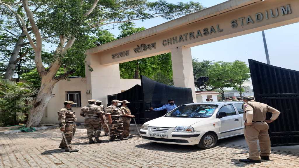छत्रसाल स्टेडियम में अज्ञात लोगों और पहलवानों के बीच झड़प, सोनीपत के पहलवान की मौत DELHI WRISTLER DEATH NEWS