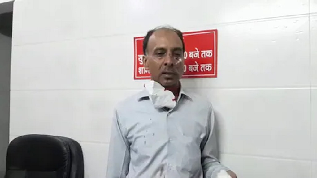 फरीदाबाद: नर्सिंग होम के डॉक्टर को 4-5 हमलावरों ने बुरी तरह पीटा, वीडियो हुआ वायरल fbd doctor