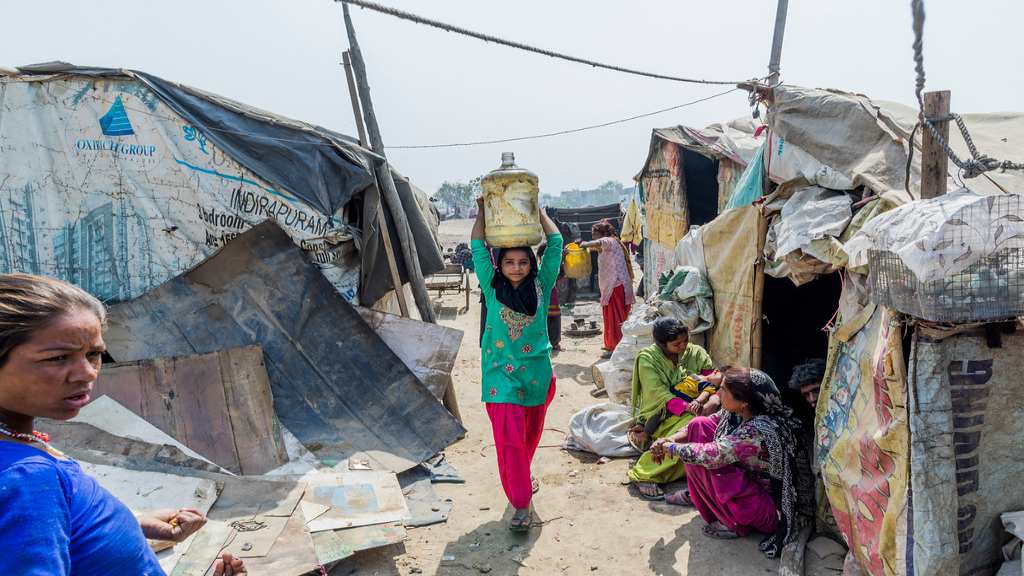 लॉकडाउन के कारण दिहाड़ी मजदूरों के सामने रोजी-रोटी का संकट, 16 दिन से चावल खाकर कर रहे हैं गुजारा juggi