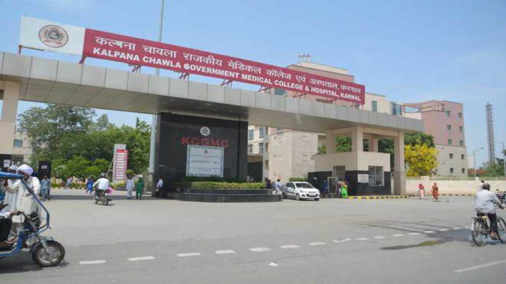 करनाल: कोरोना से महिला की मौत, डॉक्टर वेंटिलेटर से हटाने लगें तो परिजन ने दिखाया चाकू karnal hospital