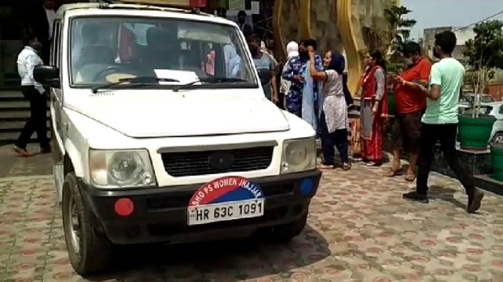 पहली पत्नी के रहते हुए पति रचा रहा था दूसरी शादी, तभी पहुंच गई पुलिस और फिर... sonipat police