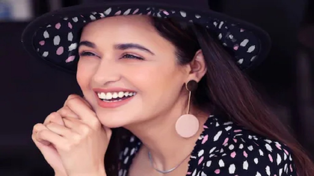 हरियाणा पुलिस ने अभिनेत्री युविका चौधरी को किया गिरफ्तार, जानिए पूरा मामला yuvika choudhary