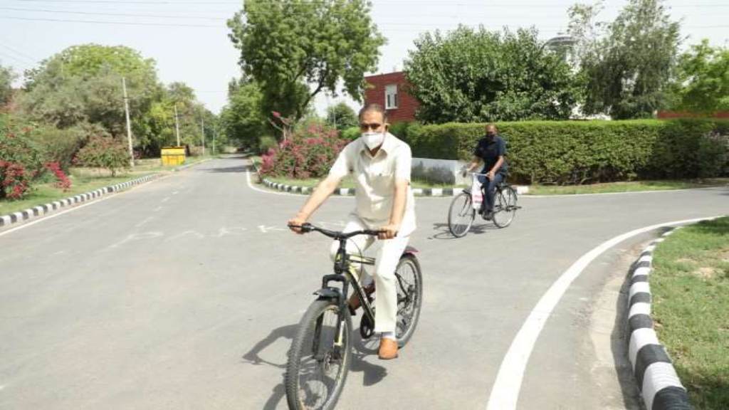 विश्व साइकिल दिवस: शरीर को स्वस्थ रखने के लिए रोजाना चलाएं आधा घंटा साइकिल CYCLE DAY