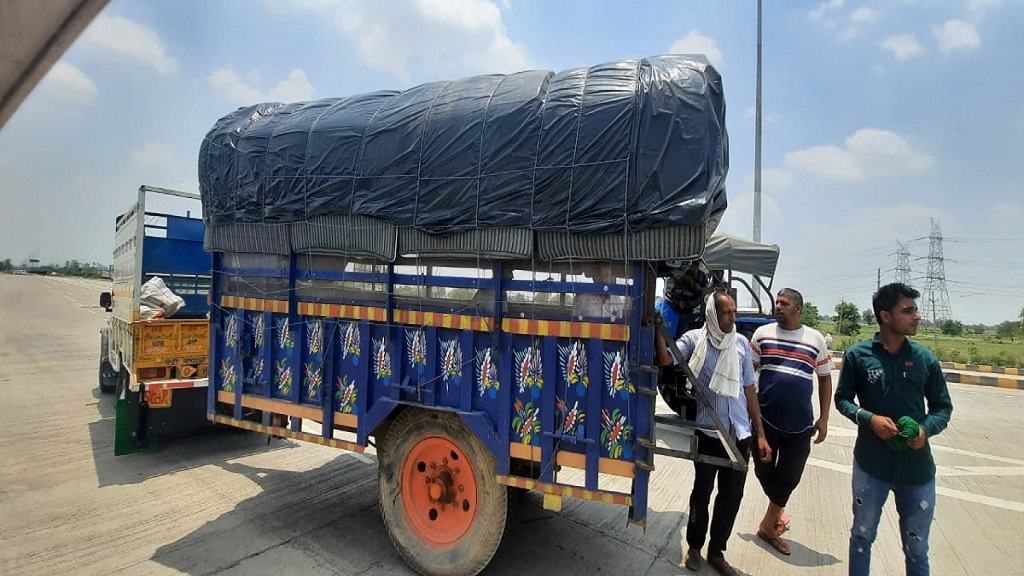 देखे तस्वीरे: पंजाब की तर्ज पर हरियाणा के किसानों ने भी तैयार की ट्रॉलियां, गर्मी के लिए बनाए मूविंग होम kisan trolley