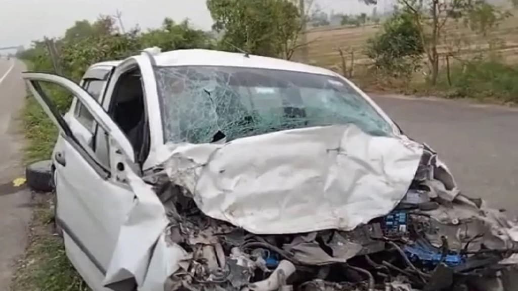कुरुक्षेत्र में सड़क किनारे खड़े कैंटर में घुसी कार; 2 दोस्तों की मौत, 1 की हालत गंभीर kurukshetra accident 1