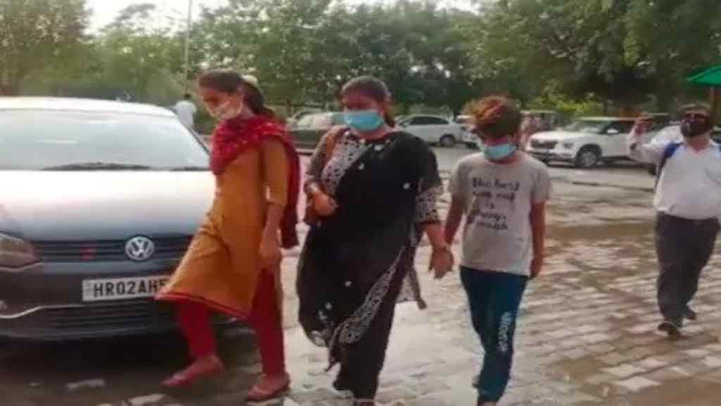 पानीपत में 11 वीं कक्षा के छात्र को लेकर फरार हुई थी महिला टीचर, पुलिस ने किया दोनों को गिरफ्तार panipat teacher news 2