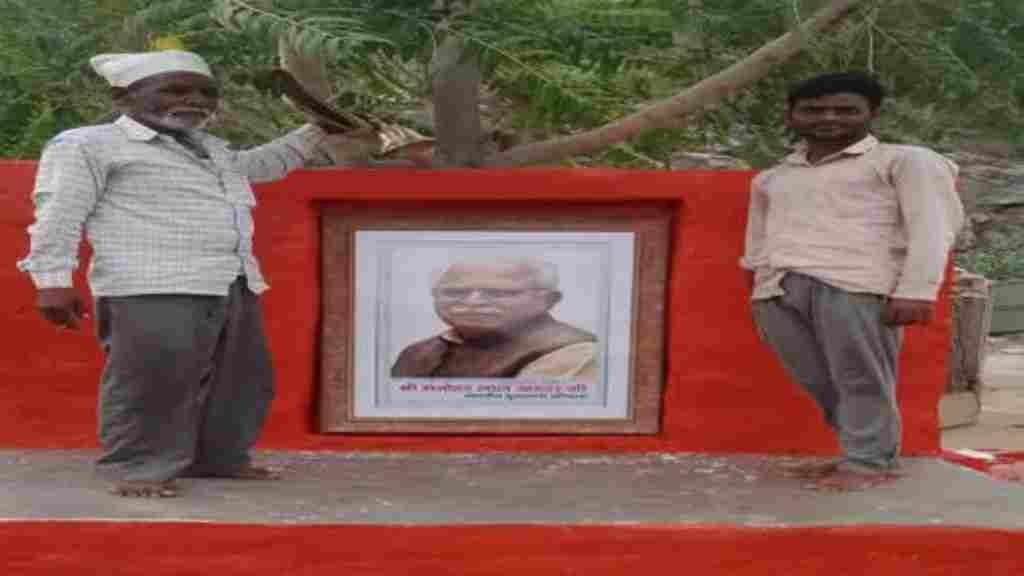 समर्थकों ने बनाया मुख्यमंत्री मनोहर लाल का मंदिर, जानें क्या है मामला NARNAUL NEWS