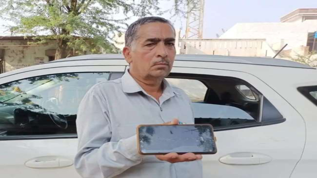 पहले बदमाशों ने प्रिंसिपल की कार और पैसे लूट लिए, और फिर 200 रुपये देकर कहा- हमने बख़्श दी है तुम्हारी जान PRICNIPAL