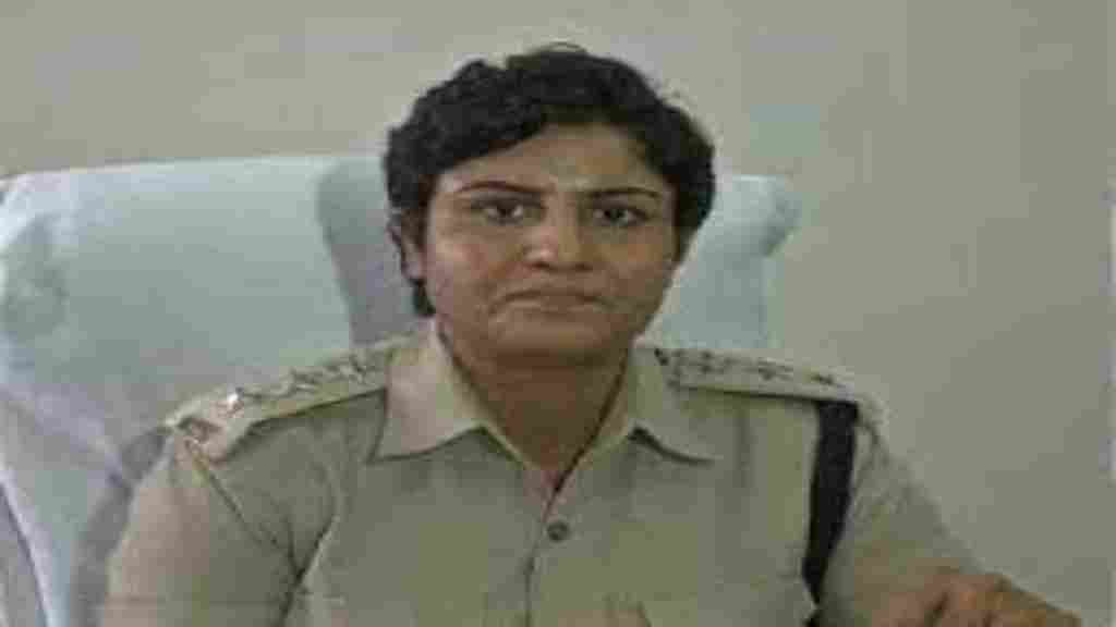 डीएसपी गीतिका व उनके भाई पर चाचा ने लगाया मारपीट का आरोप, वीडियो हुआ वायरल fatejhabad news