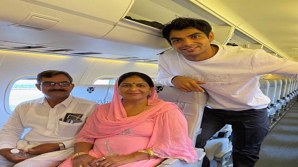 गोल्डन ब्वॉय नीरज चोपड़ा का पूरा हुआ एक और सपना, देखे तस्वीरे neeraj chopra with family