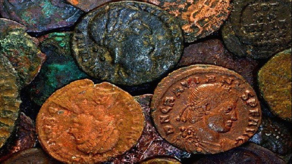 10 करोड़ में बिका 1 रुपये का सिक्का, पुराने सिक्के बेचकर आप भी हो सकते हैं मालामाल symbolic image 1 rupee