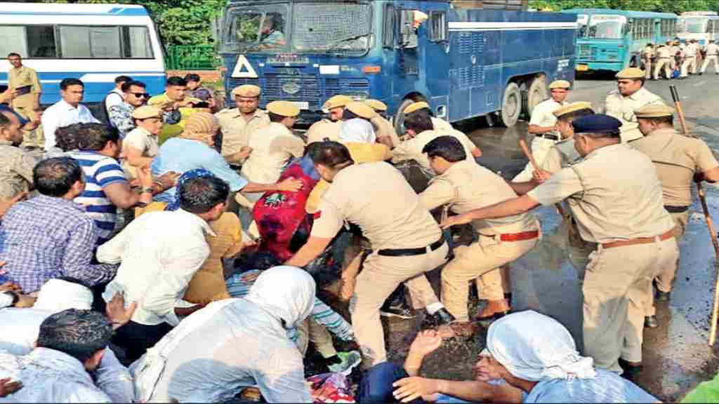 वोकेशनल टीचर्स को पुलिस ने दौड़ा-दौड़ाकर पीटा, तीन के सिर फटे,20 से अधिक घायल vocational teacher news