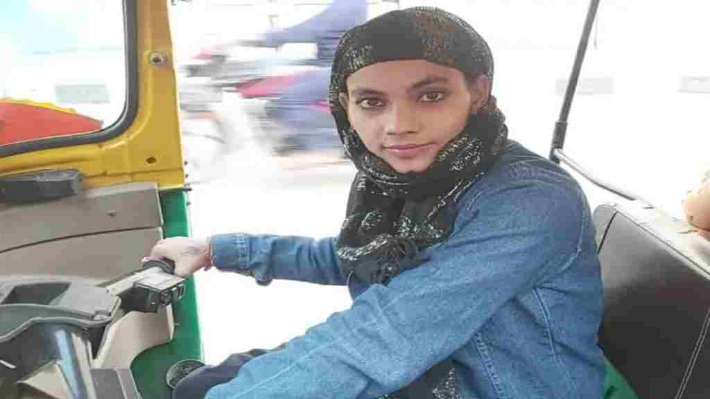 फरीदाबाद: 22 साल की उम्र में इस लड़की पर टूटा दुखों का पहाड़, ऑटो चलाकर भर रही हैं परिवार का पेट news 13