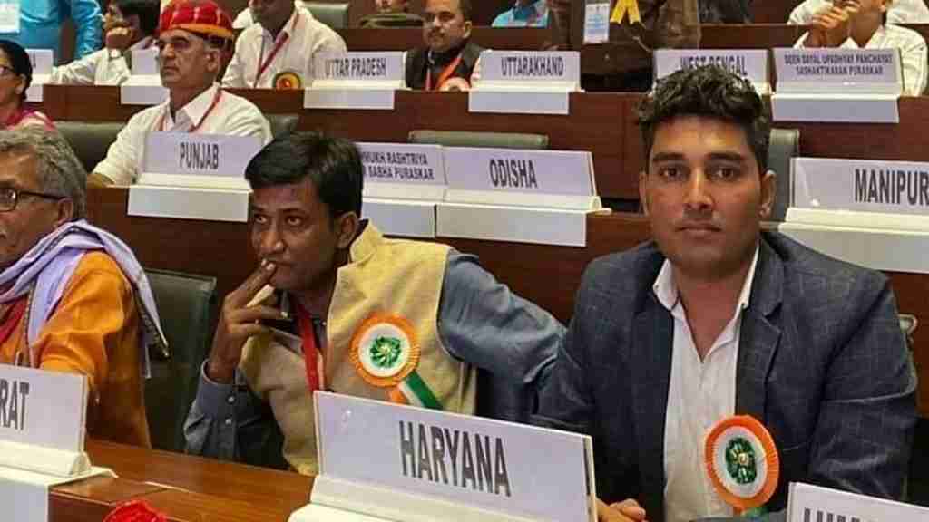 पार्क, CCTV - कैसे प्रोफेसर से सरपंच बनें इस शख्स ने 5 साल में हरियाणा के एक गांव की कायापलट कर दी? yivraj