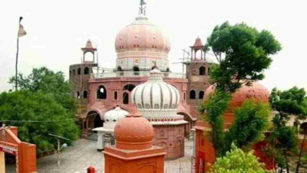 पशुओं की सुख- समृद्धि के लिए विख्यात हैं हरियाणा का ये डेरा, 500 साल पुराना है इतिहास temple