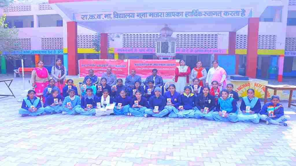 प्राइवेट स्कूलों को पछाड़ रहा है हरियाणा का यह सरकारी स्कूल, आसपास के 22 गांवों से पढ़ने आती है लड़कियां SCHOOL 2