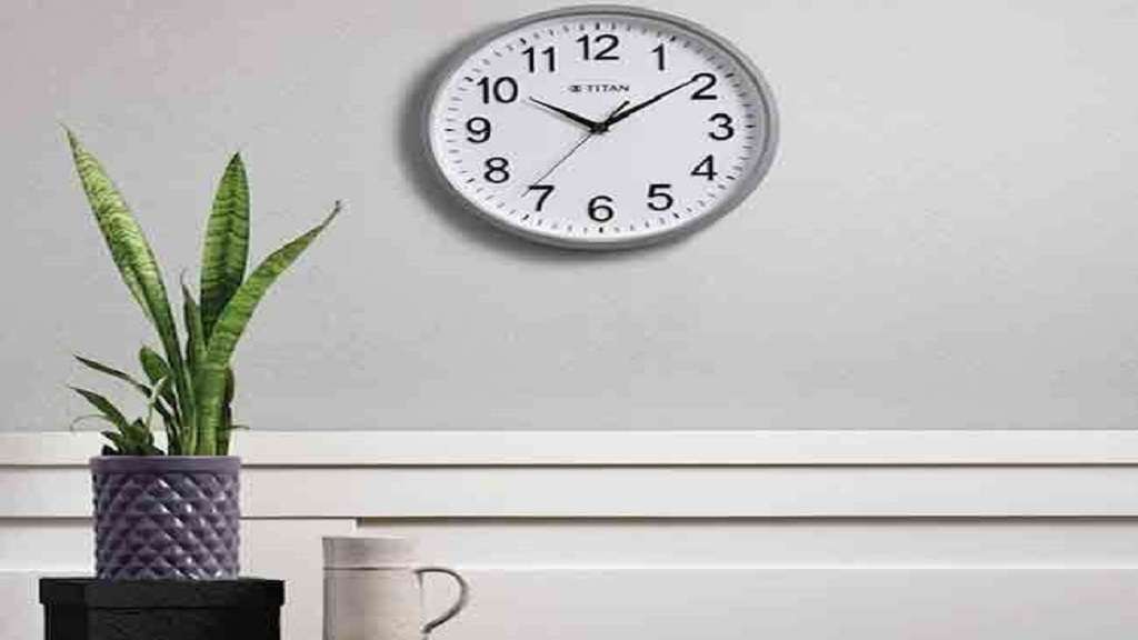 घर की इस दिशा में लगाए दीवार घड़ी, बढ़ेगी घर में सुख समृद्धि Wall Clock Ghadi
