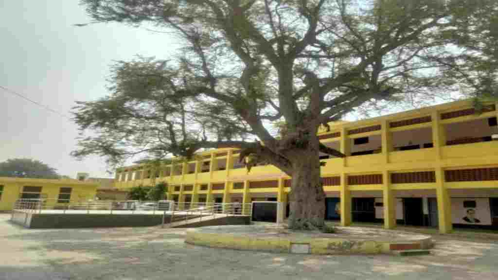 हरियाणा में आज भी मौजूद है अंग्रेजों के जमाने का इंग्लिश मीडियम स्कूल, इसके पीछे भी था उनका स्वार्थ school 3