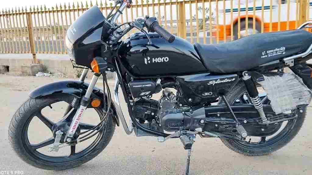 बारिश के मौसम में बाइक चलाते समय इन 5 बातों का रखें ध्यान, नहीं तो बढ़ेगी परेशानी Hero Splendor Bike