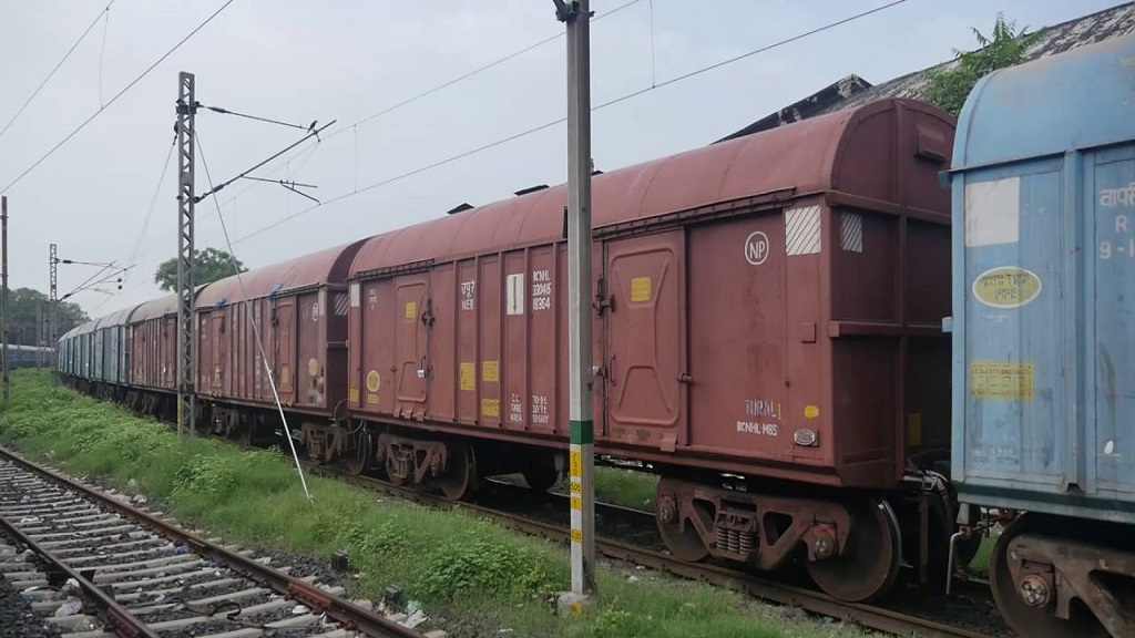 देश में पहली बार चलेंगी 35 फीट ऊंची मालगाड़ियां, अलग से बनाया ट्रैक; पंजाब से बिहार तक होगी आवाजाही Maal Gaadi Luggage Train