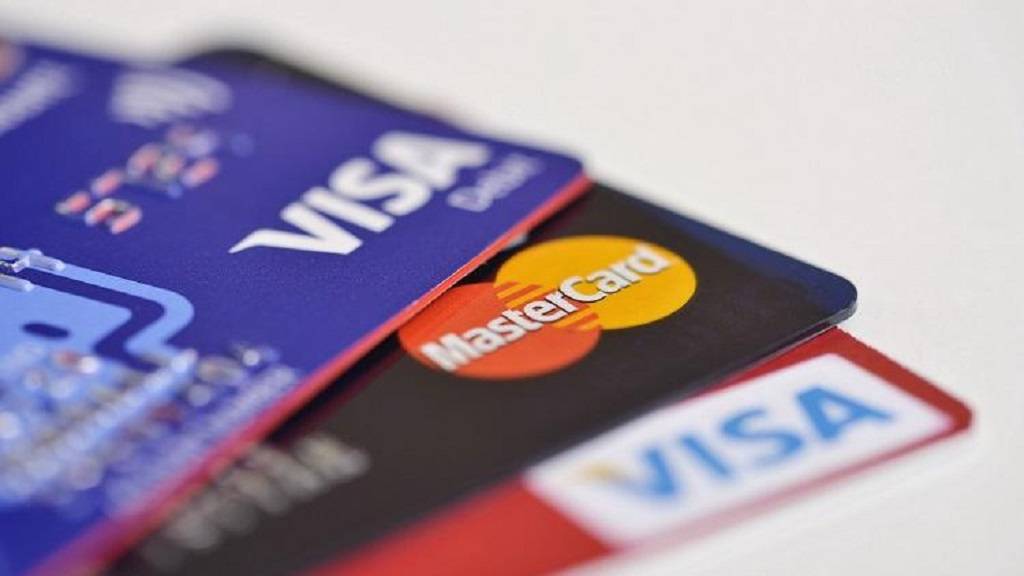 क्रेडिट या डेबिट कार्ड यूजर्स के लिए जरूरी खबर, RBI ने जारी किए ये जरूरी निर्देश Debit Credit Card