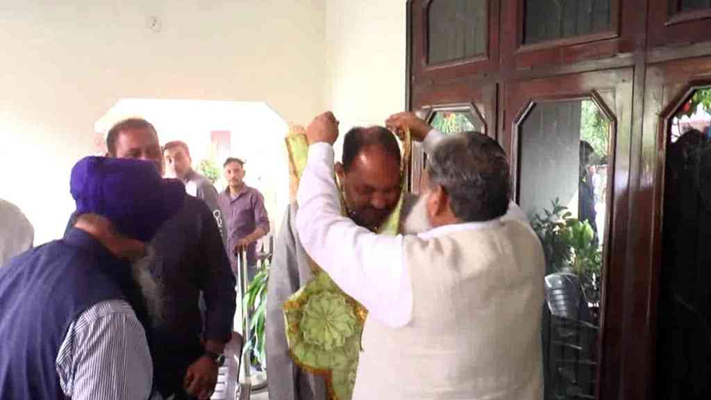 कैथल में इंग्लैंड से आकर लड़ा सरपंच चुनाव, जीत कर पिता की मनोकामना की पूरी Sarpunch kaithal