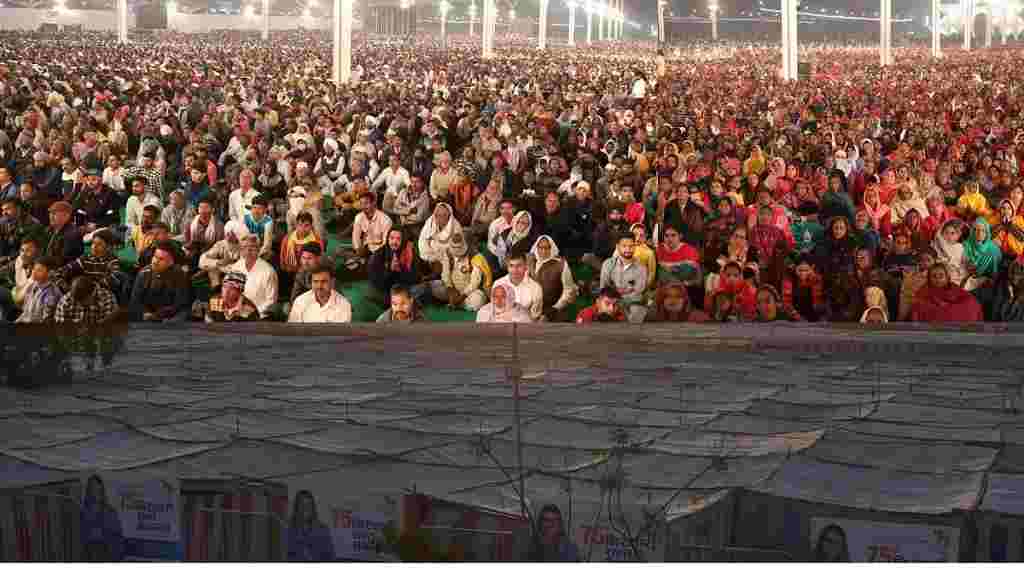 हरियाणा के पानीपत में उमड़ी 5 लाख लोगों की भीड़, यहाँ जानें क्या है वजह sant samagam panipat