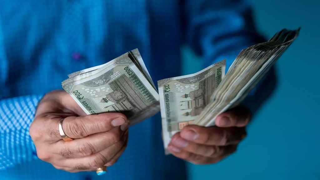 निवेशकों के लिए जरूरी खबर, इस प्रोडक्ट के लांच होने से मिलेगा निश्चित फिक्स रिटर्न Rupees Money